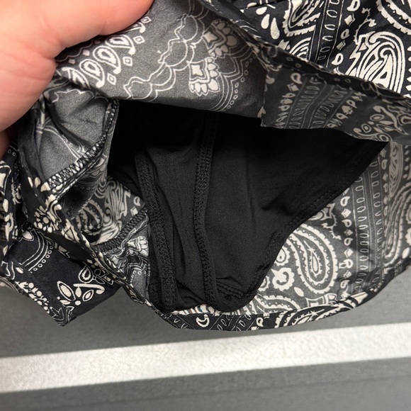 FP Movement Paisley Bohemian Workout Activewear Short Size Large High Rise Comfy - Picture 3 of 9